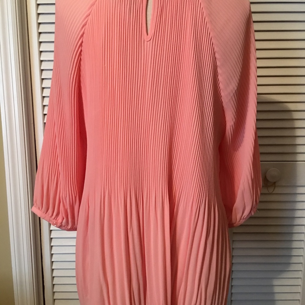 Ladies top - Picture 2 of 3